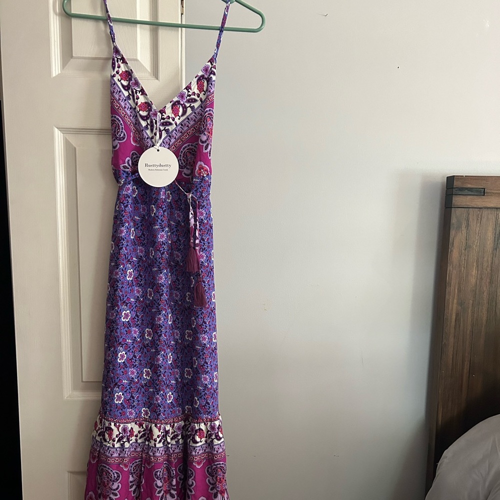 Boho, summer dress! Light material.Dress has a waist tie for a more fitted look